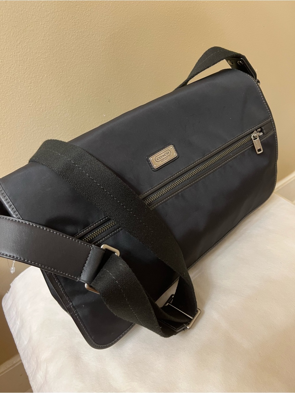 Coach Large Unisex Messenger Bag EUC - Picture 5 of 16